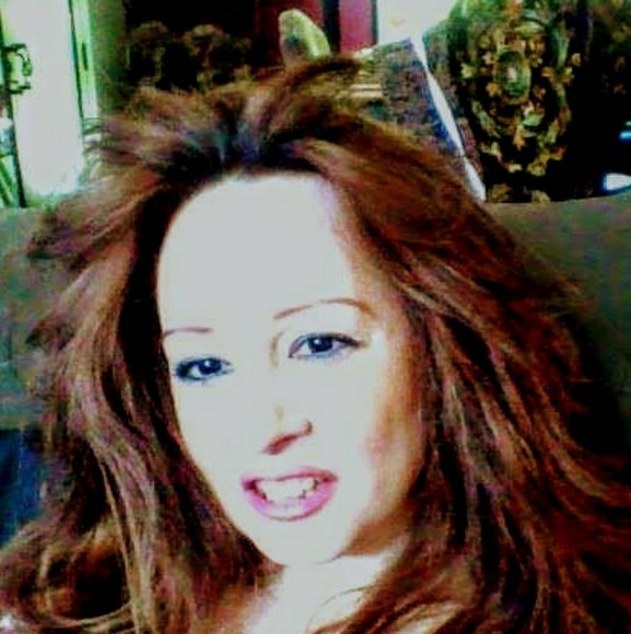 Meet your Posher, Robin - Picture 1 of 8